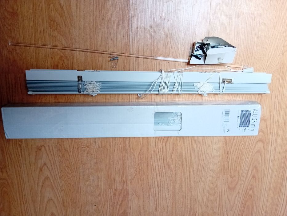 Estore Veneziano de aluminio branco 
60 x 160