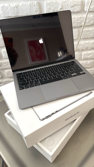 MacBook Air 13 M3 2024 8GB/256GB