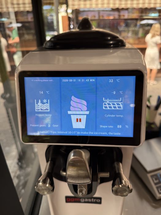 Фризер для мягкого мороженого GGM Gastro SEMG16K / ЯК НОВИЙ