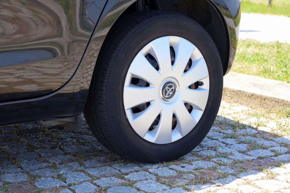 Toyota Yaris 1.0 VVT-i - Desde 90€ /mês