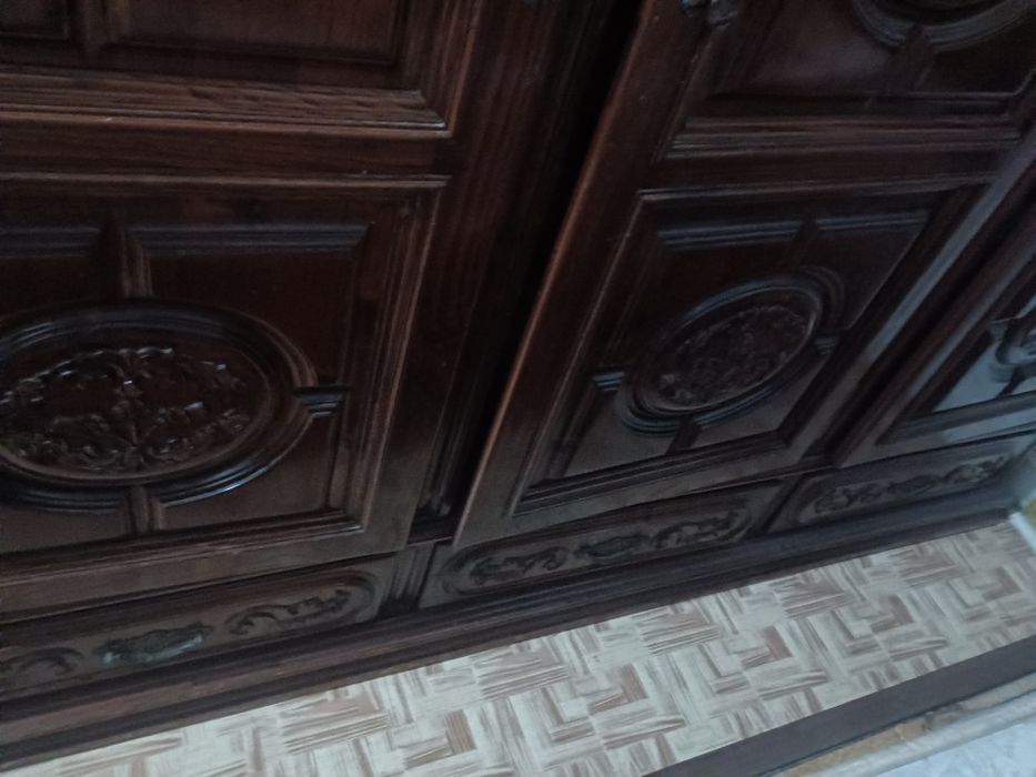 Roupeiro em bom estado