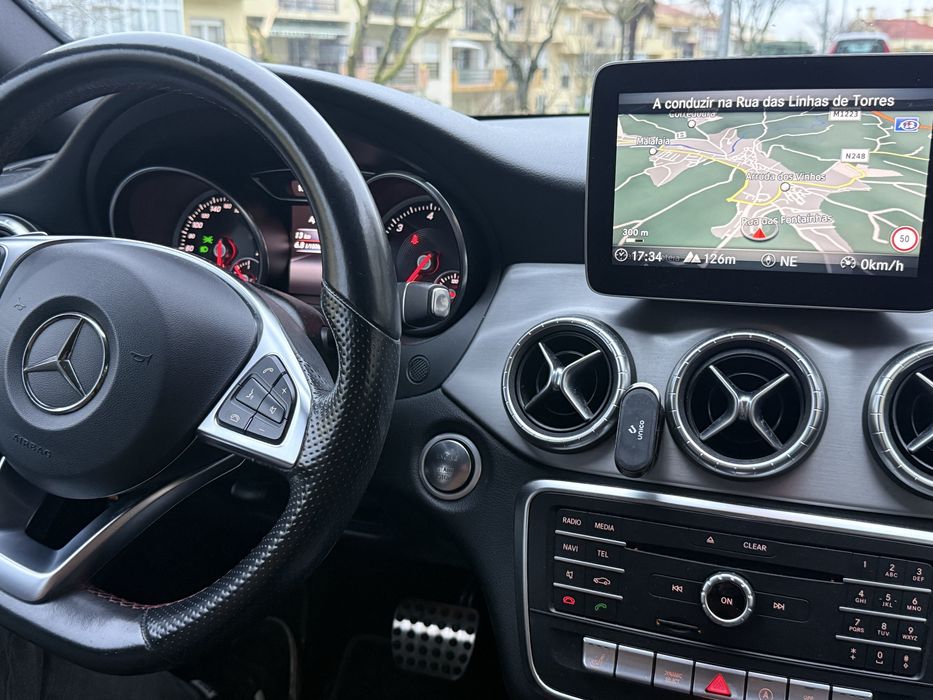 Mercedes-Benz CLA 180d AMG Line Automático