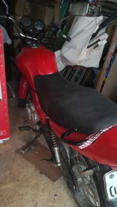 Honda 125 mto bom estado.