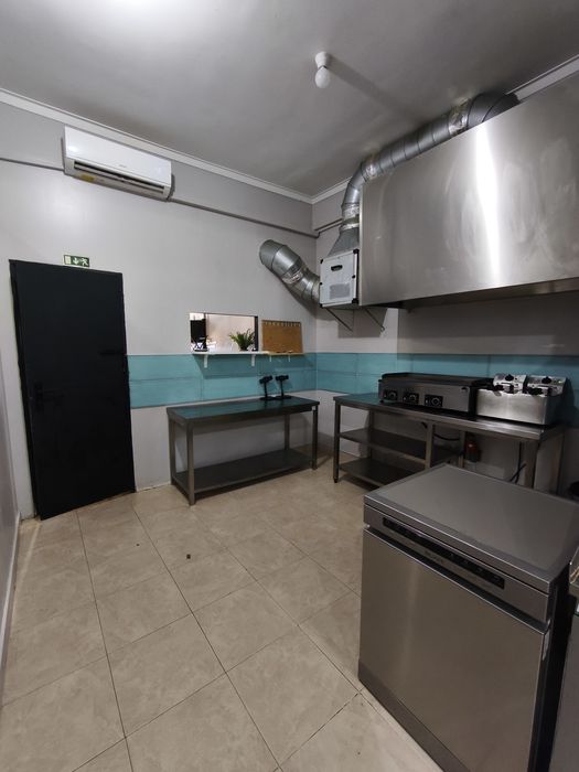 Restaurante pronto a funcionar (sem trespasse)