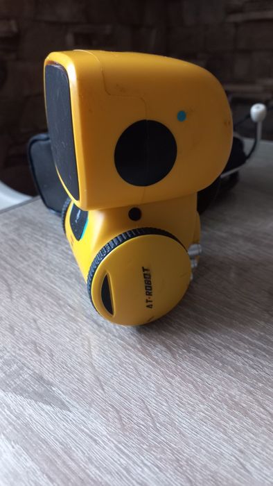 Робот інтерактивна іграшка