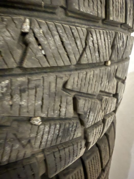 235/55R17 продам