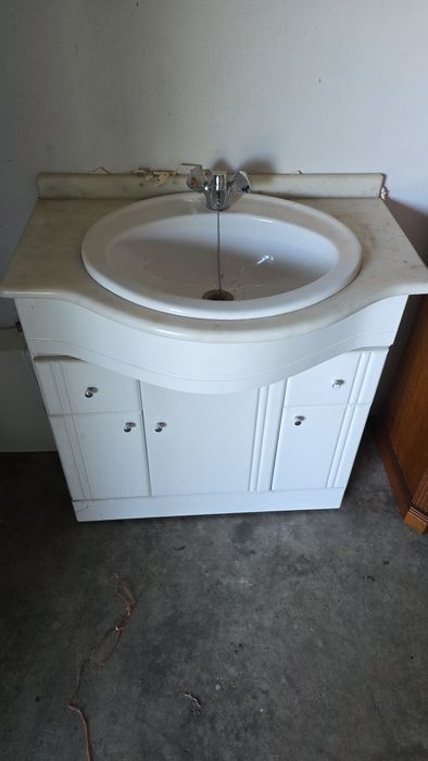 Vendo móvel casa de banho 85cm