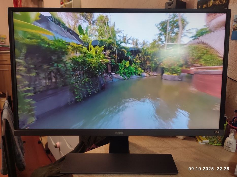 Монітор BenQ EW3270U