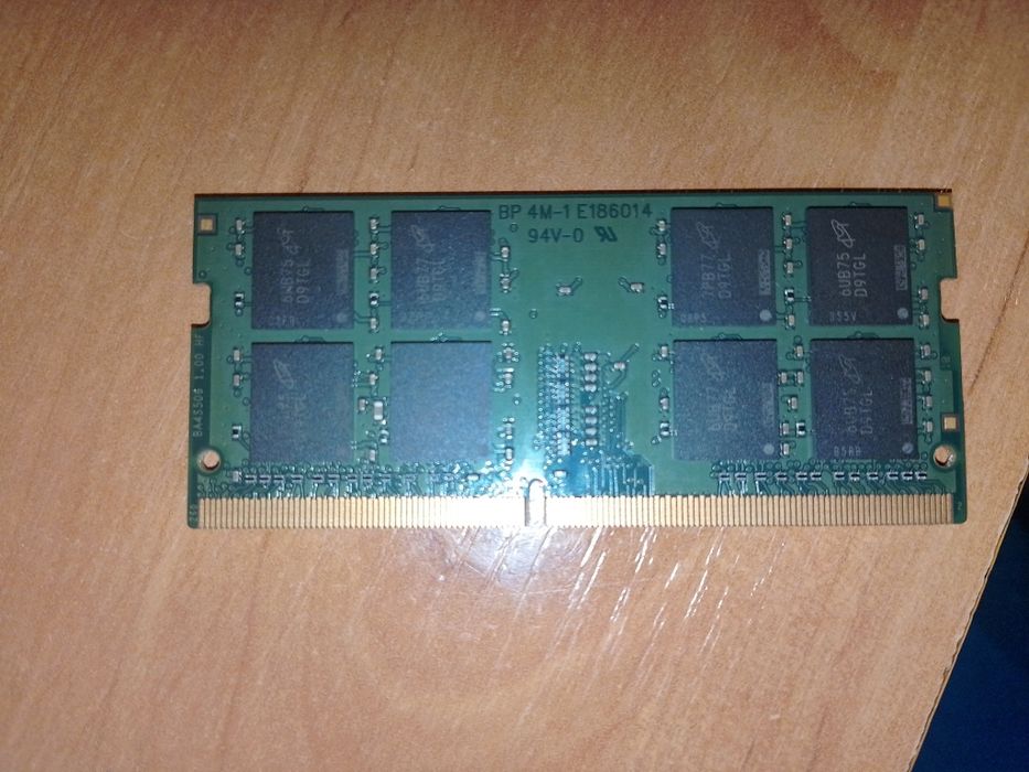 Оперативна пам'ять для ноутбука 8GB DDR4 2400MHz SO-DIMM (Чипи Micron)