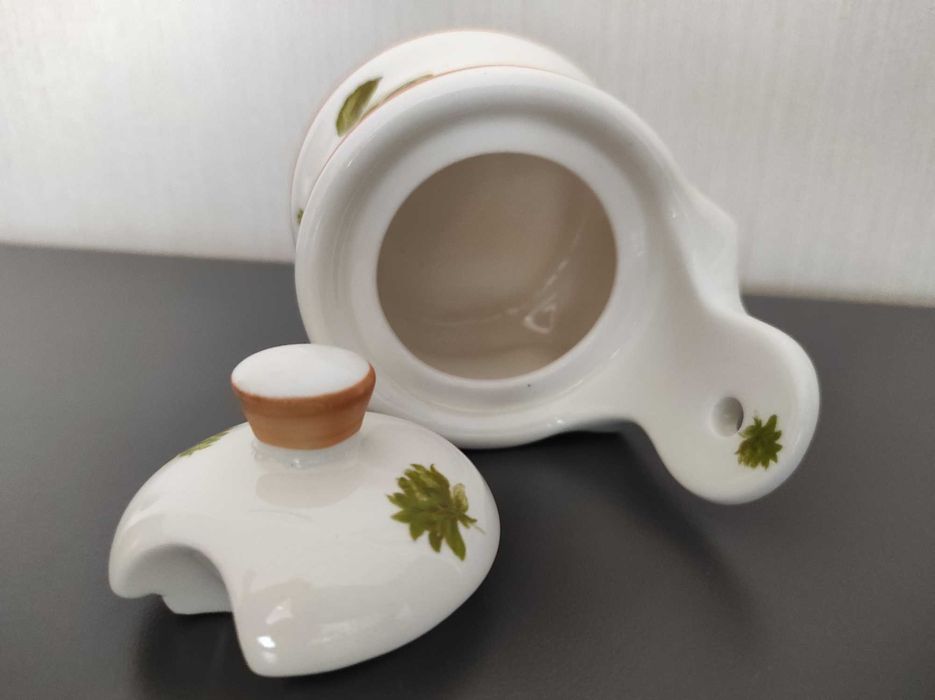 Solniczka ceramiczna, Nowa