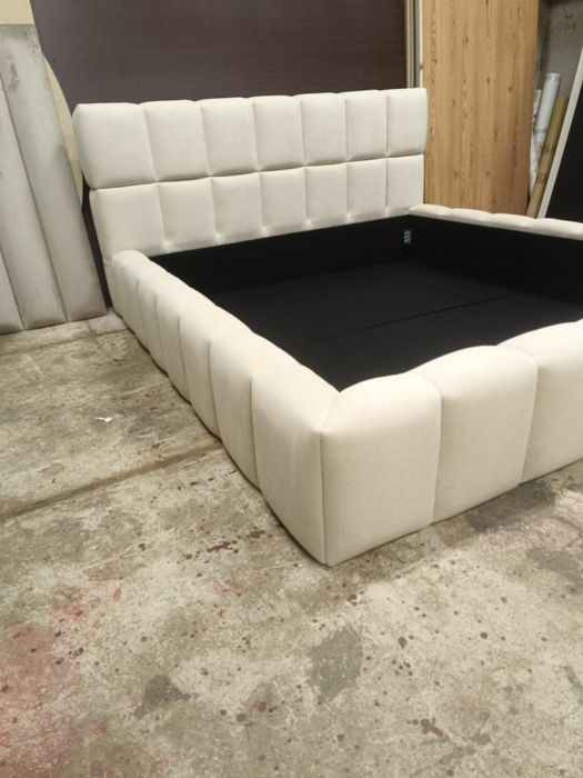 Łóżko tapicerowane kafelki puchate na wymiar grubsze ramy