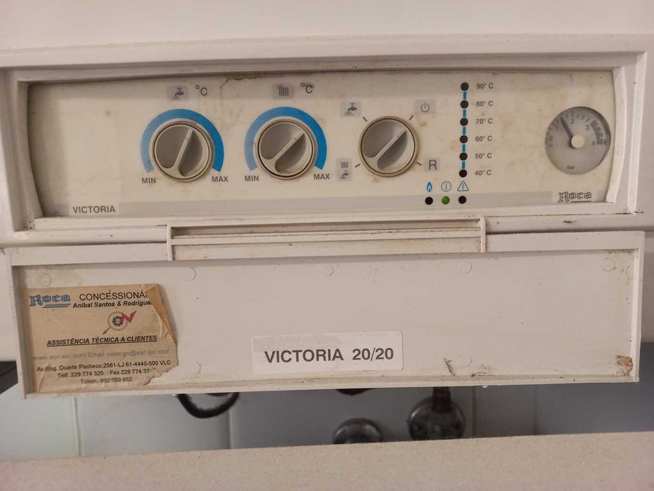 Caldeira ROCA aquecimento a gás água e radiadores