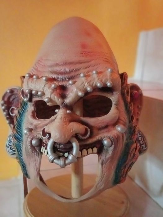 maska na Halloween