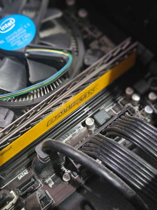 Komputer Intel I5 4460 R9 280