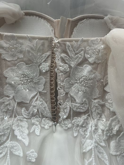 Suknia ślubna i welon Avenue22