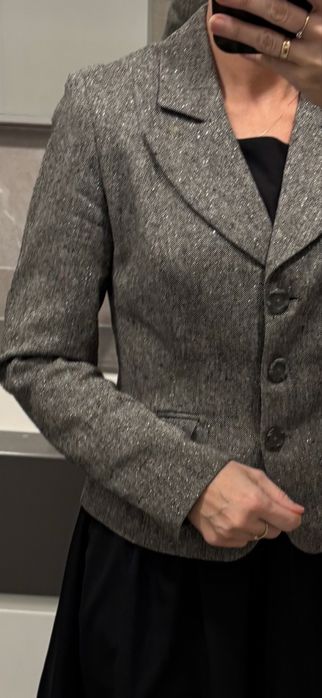 Szara  błyszcząca marynarka Pierre Larett rozm. 38