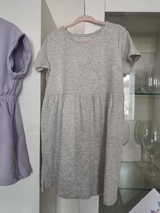 Sukienki rozmiar 110-116