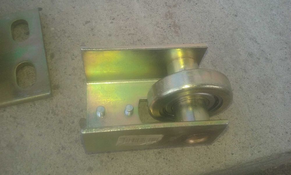 Rolki wozki do bramy przesownej