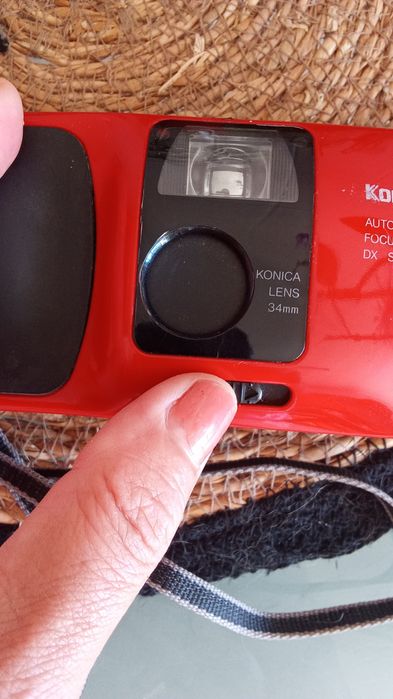 Máquina fotográfica  KONICA LENS 34mm