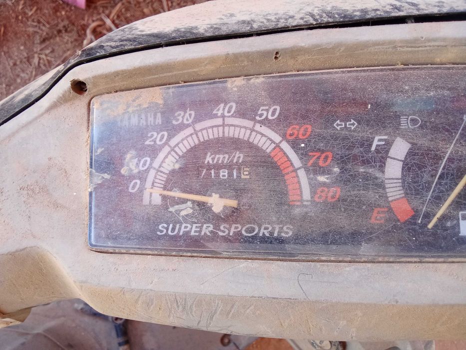 Vendo secoter a trabalhar em condições para passagem de nome