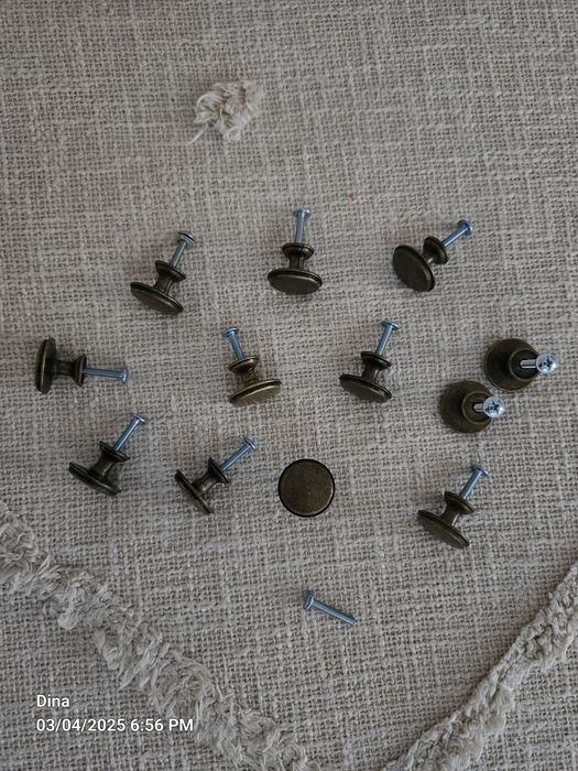 Cesto para roupeiro e outros artigos com pouco uso. Vários Preços