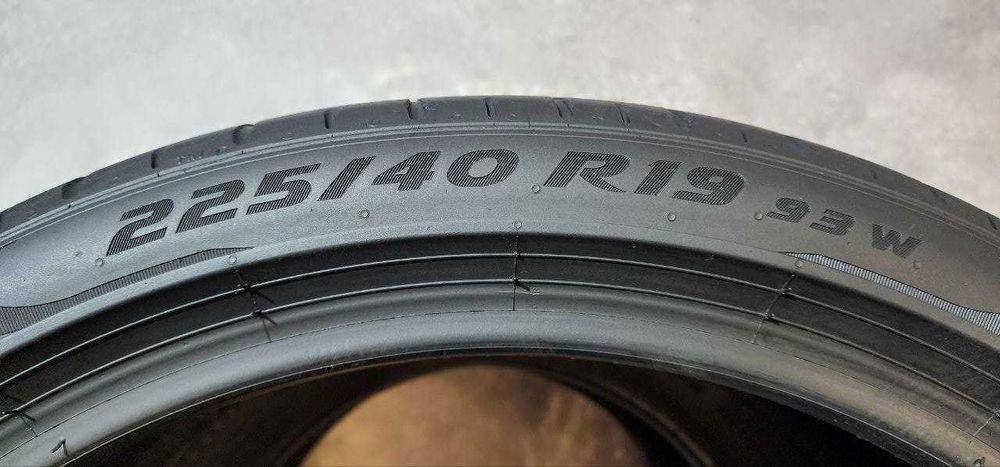 225.40.19 Pirelli Pzero PZ4 2шт