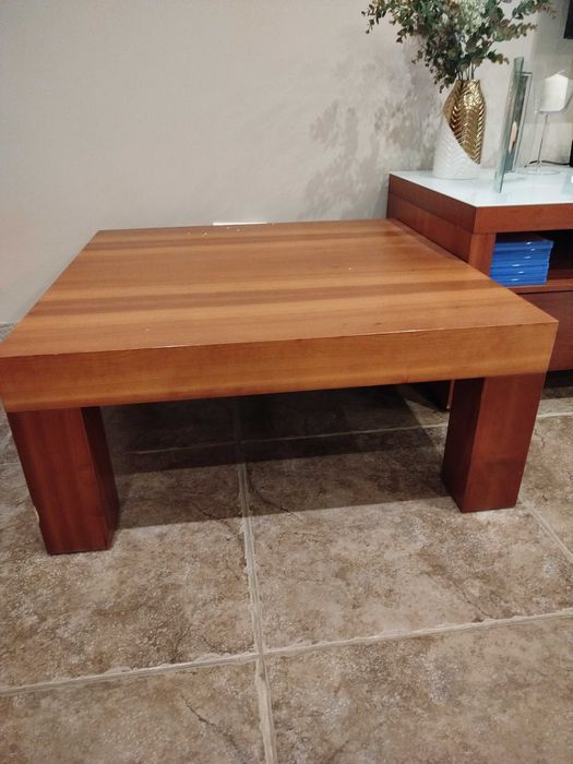 Mesa de centro  em cerejeira