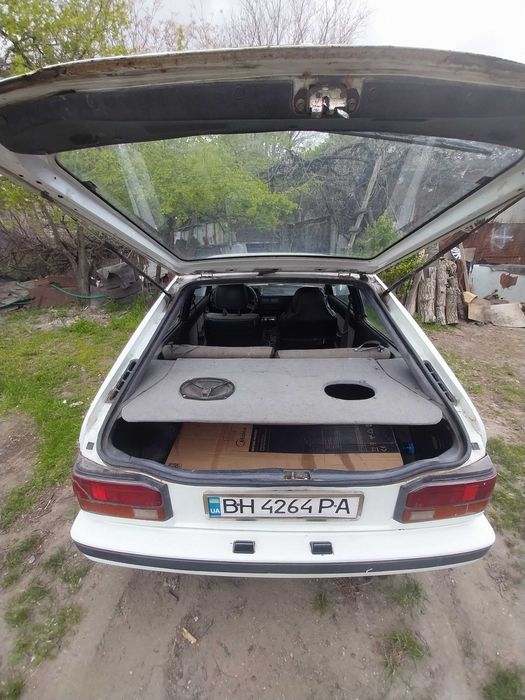 Мазда 323 Mazda автомобиль