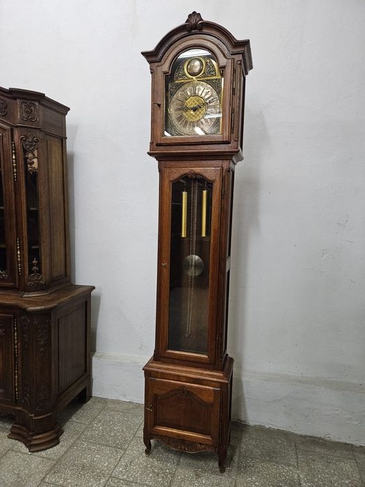 Stojący francuski zegar ludwikowski /