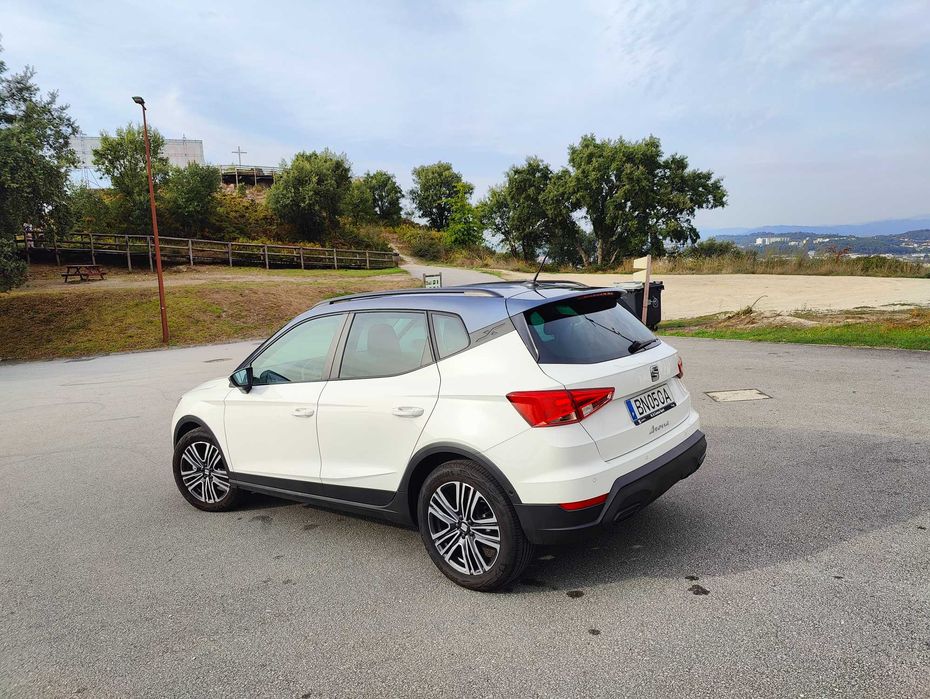 SEAT Arona DSG automático | Como Novo (10.000km) | Cockpit Digital | Garantia de Fábrica
