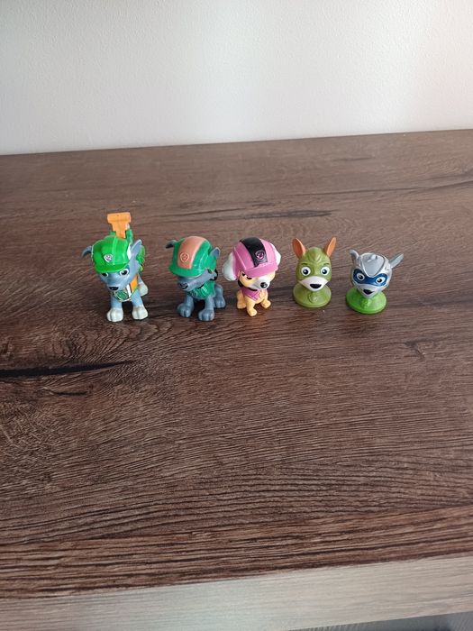 Zestaw większych figurek psi patrol