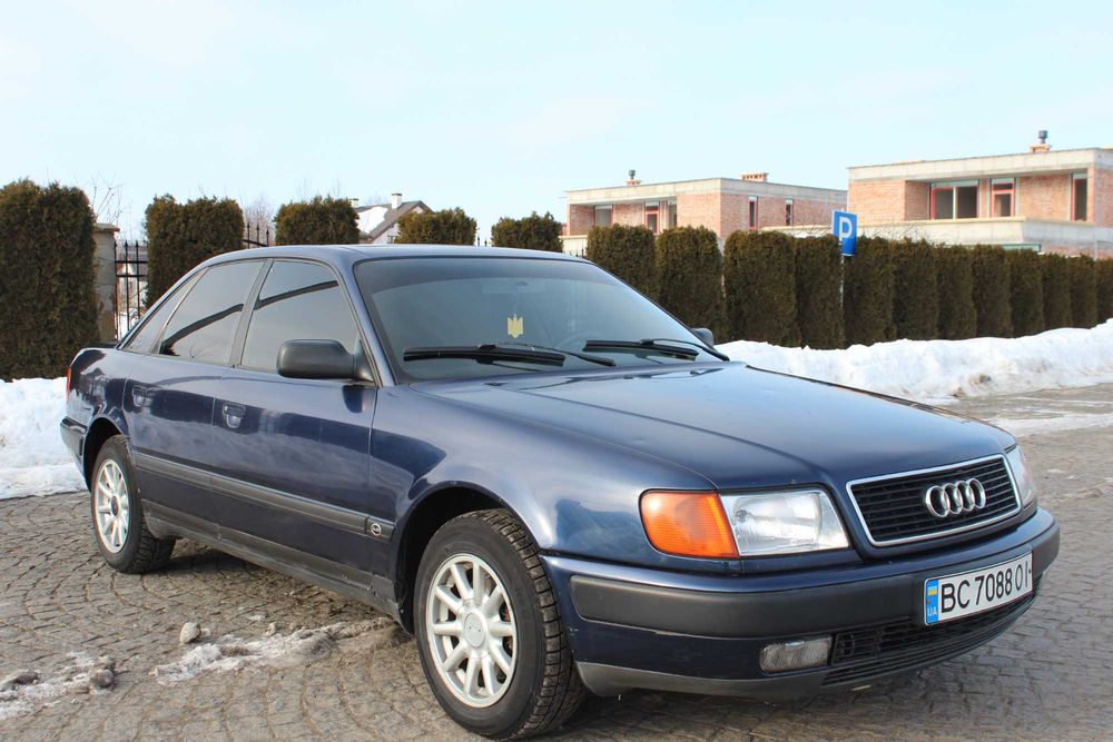 Audi 100 1993 ідеальний стан,газ бензин