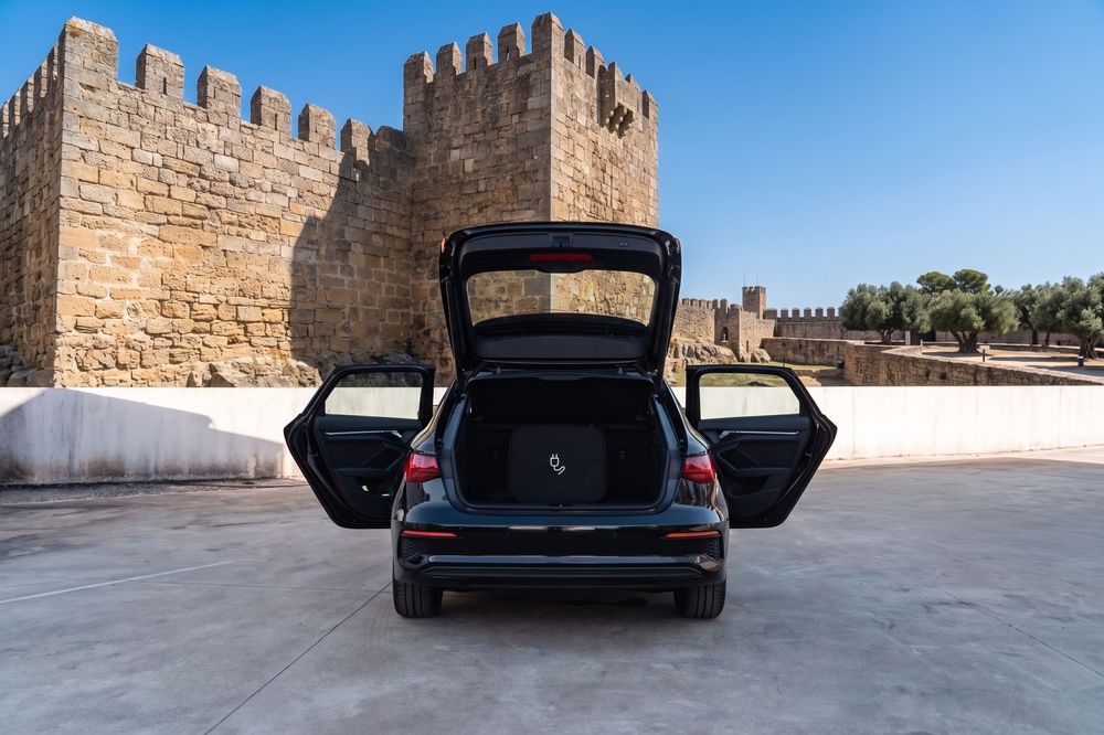 a3 sportback 40 tfsie phev automatic — photo 3