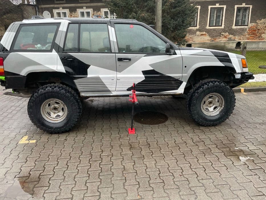 Jeep po generalnym remoncie z nowym gazem