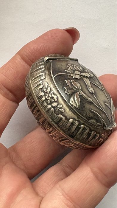 Srebrne puzderko - secesja