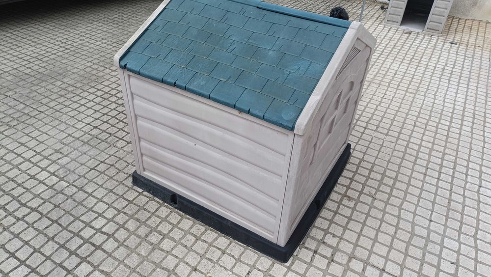 Casa para cão em bom estado