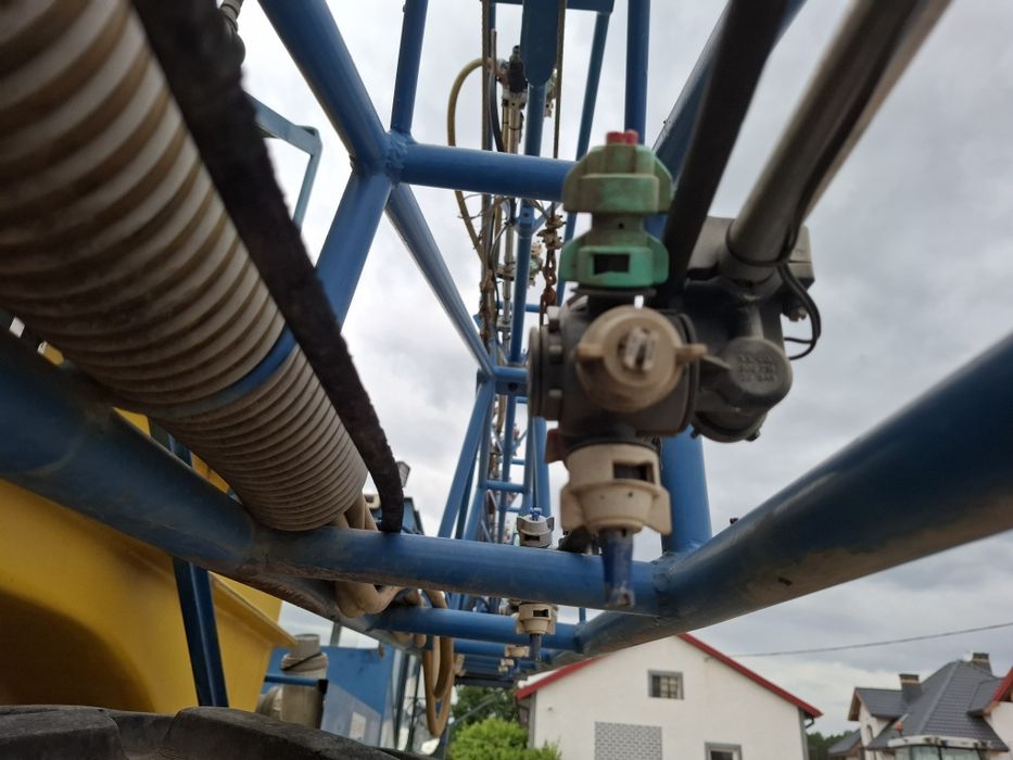 Opryskiwacz samojezdny delvano 24/27 m 2500 l
