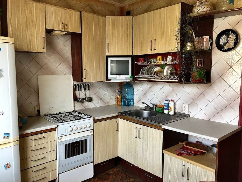 Продам 3-к квартиру по вулиці Південна 3