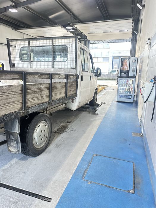 Carrinha se caixa aberta e 7 lugares impecavel