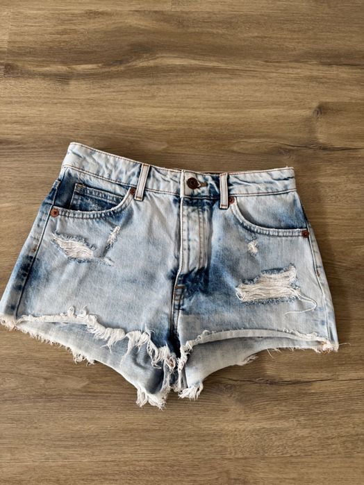 Calções ganga - Marca Bershka