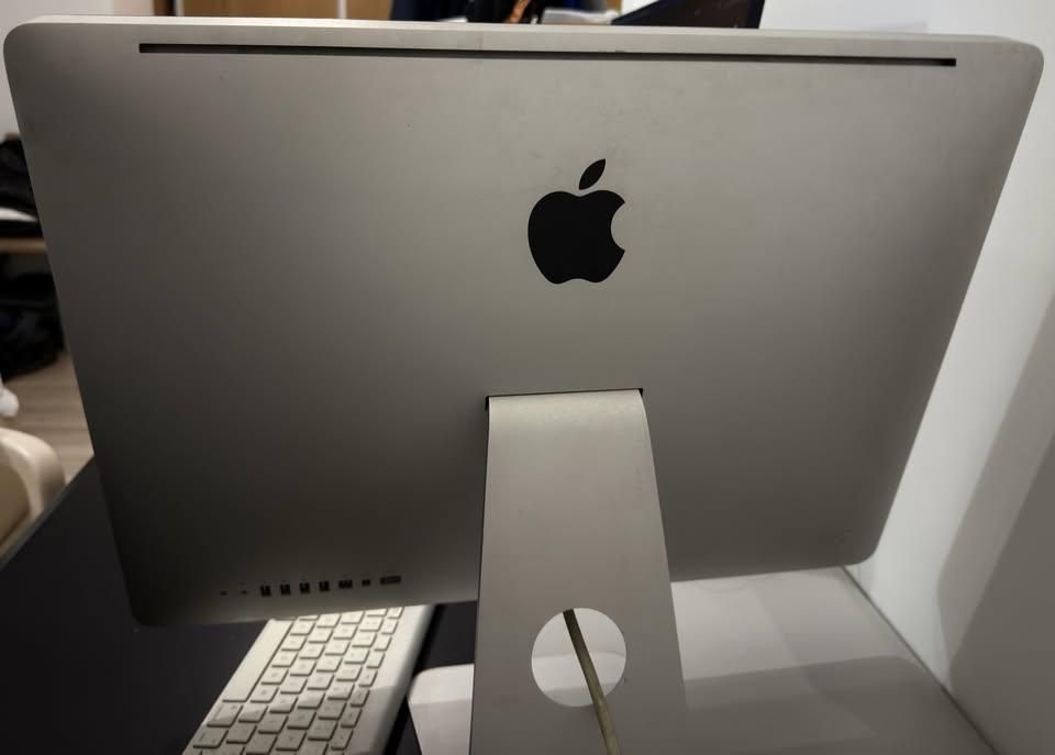 Apple iMac 21.5 , Mid 2010, 8gb, 500gb - Funcionando Perfeitamente