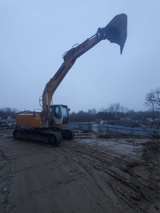 Екскаватор Liebherr 906
