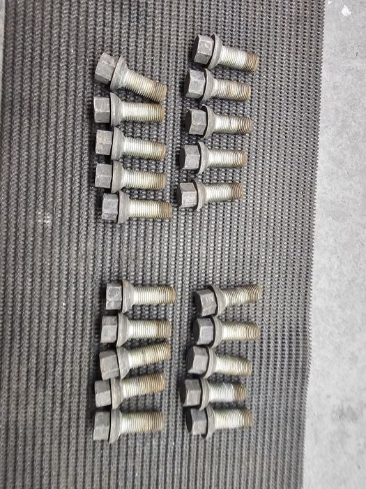 Śruby koła mercedes w211