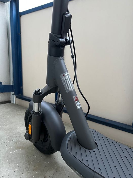 Hulajnoga elektryczna ODYS NEO E100 E-Scooter 10"  niemiecki producent