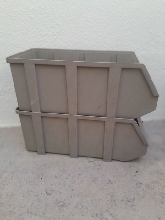 Ferramentas e caixas de stock