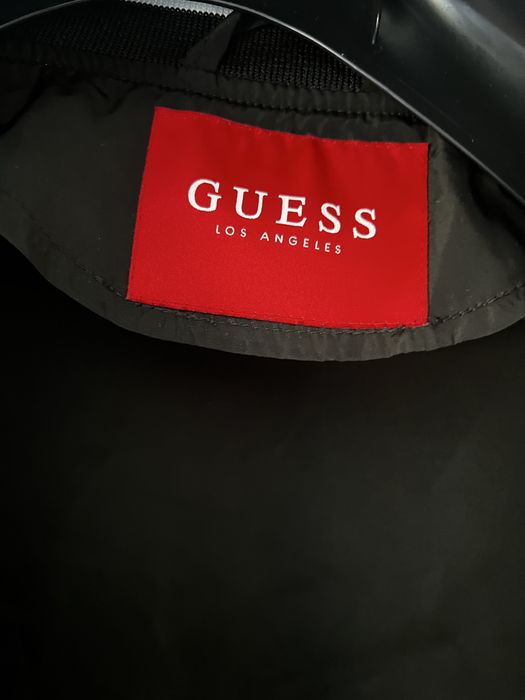 Kurtka bomberka Guess