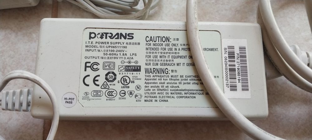 Блок живлення 19 v,