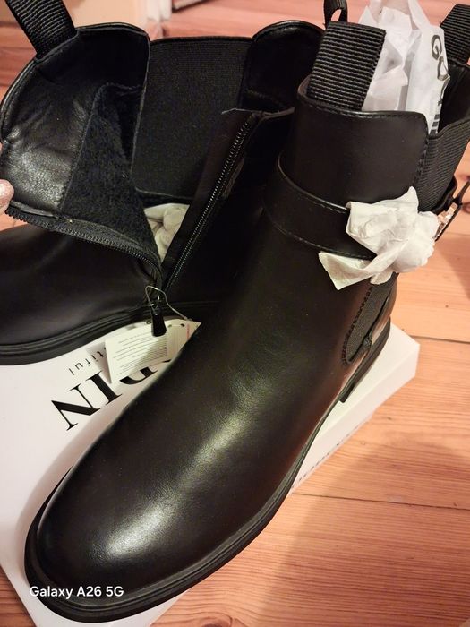 Sprzedam nowe buty ,botki ocieplane 41