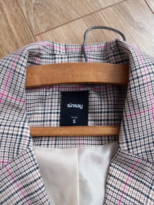 Garnitur damski ze spódnicą