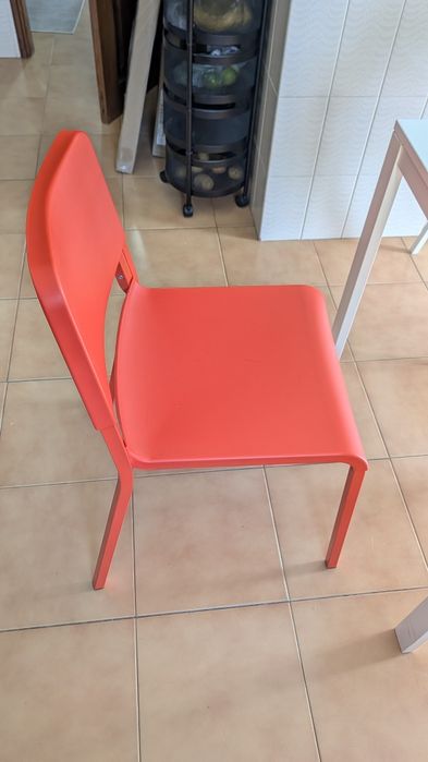 Conjunto de Mesa e cadeiras pra cozinha